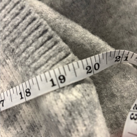 Abercrombie and Fitch Gray Houndstooth Sweater Cozy Vest Winter in Medium - Picture 7 of 8